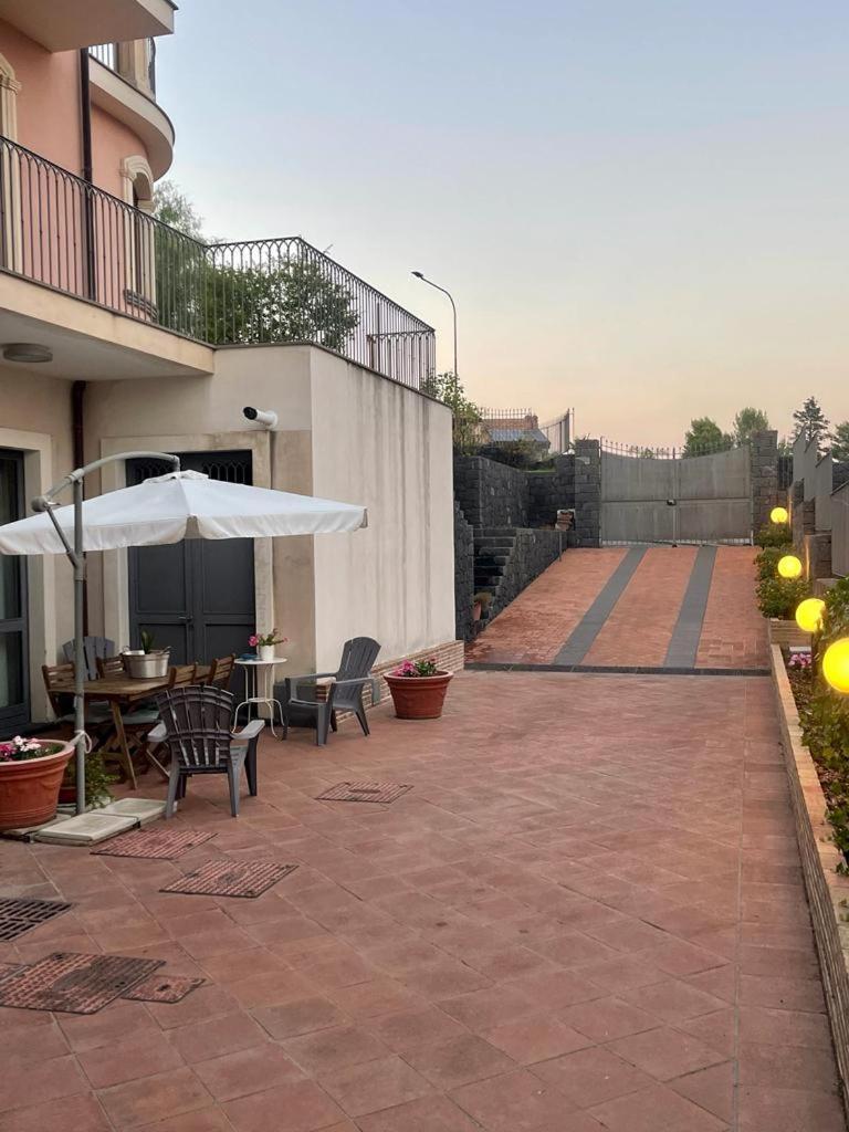 Floris Home Tra Mare E Montagna Zafferana Etnea Bagian luar foto